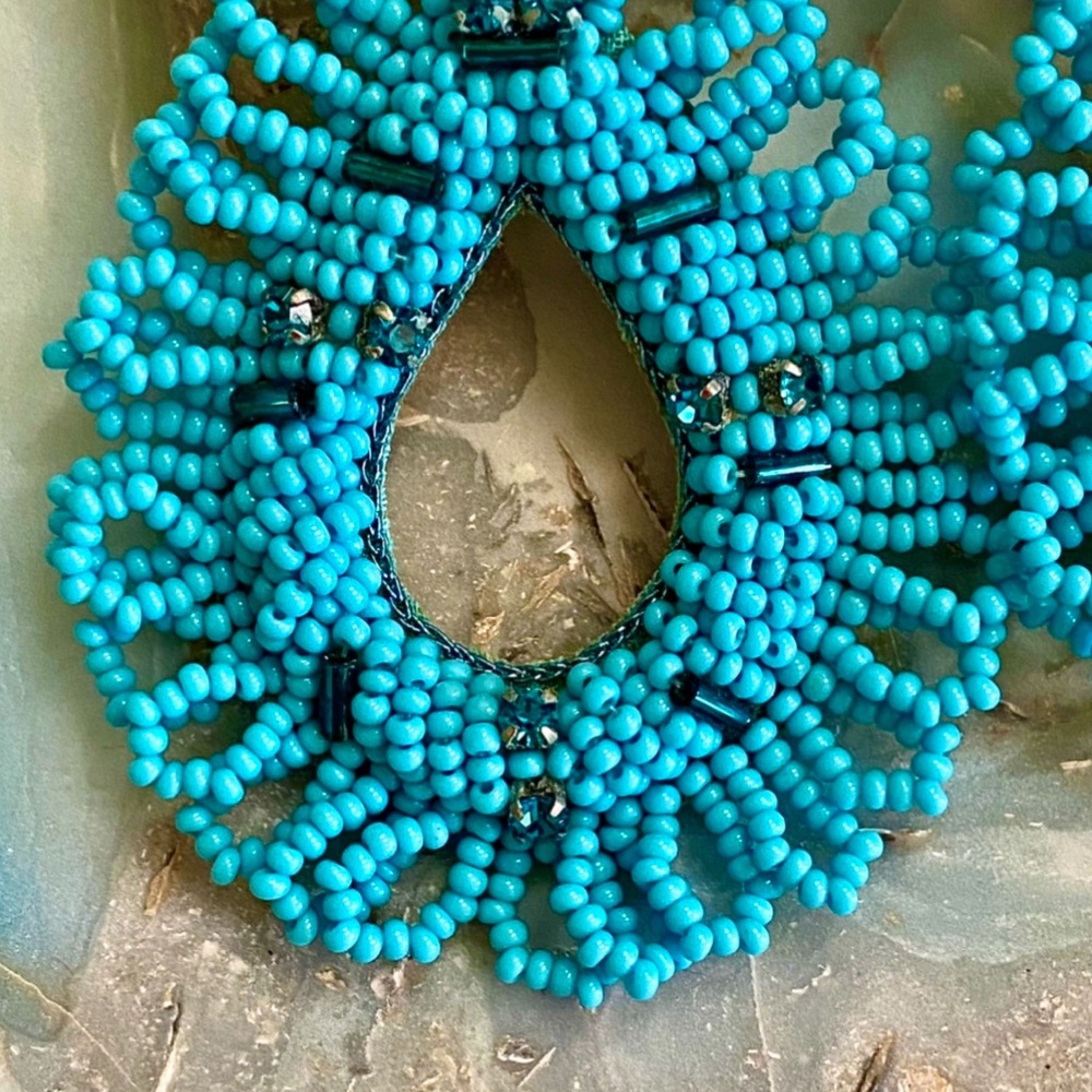 NWT Deepa Gurnani Beaded Ruffled Chandeliers - Picture 12 of 15